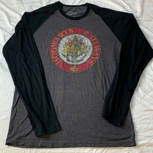 EUC Hogwarts Railroad shirt SzM